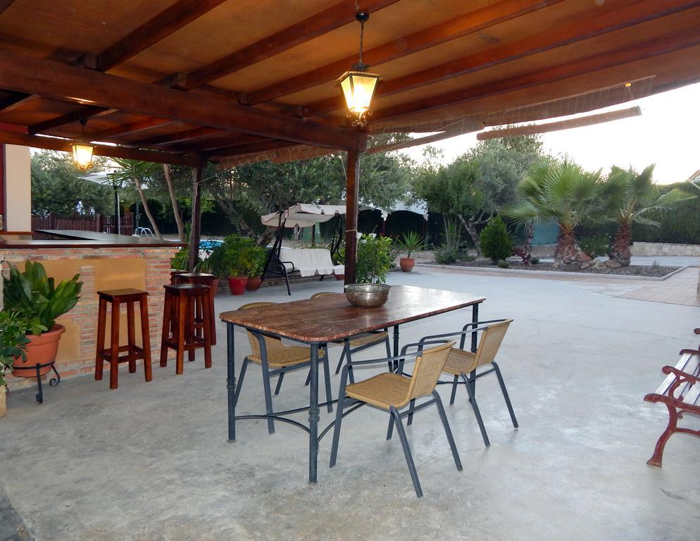 Villa Maria - Pista De Padel Y Piscina Baena Extérieur photo